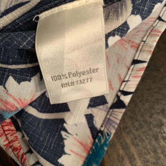 Floral Detail Top by LC Lauren Conrad size Small - Picture 4 of 8